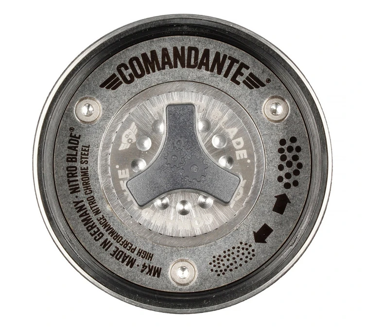 Moulin à Café COMANDANTE C40 MK4 Nitro Blade Virginia Walnut 2 Moulin à Café COMANDANTE C40 MK4 Nitro Blade Virginia Walnut – Image 2