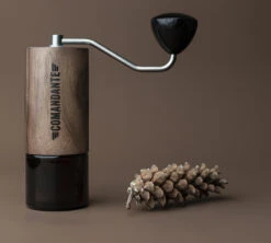 Moulin à Café COMANDANTE C40 MK4 Nitro Blade Virginia Walnut 6 Moulin à Café COMANDANTE C40 MK4 Nitro Blade Virginia Walnut -Boutique De Café comandante virginia walnut 2