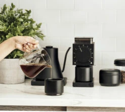 Tasse à Cappuccino - Monty Milk Art Blanc Mat 19 Cl - FELLOW -Boutique De Café lifestyle6 1