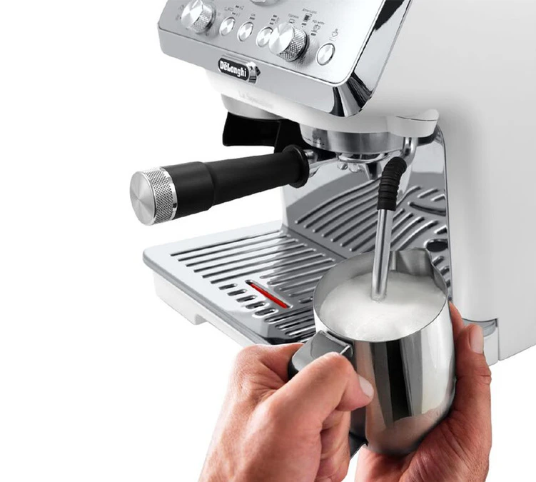 Machine Expresso DELONGHI EC9155.W La Specialista Arte Blanche + Kit Barista 2 Machine Expresso DELONGHI EC9155.W La Specialista Arte Blanche + Kit Barista – Image 2